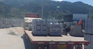 石家庄 芝麻白仿形路沿石，直形路沿石