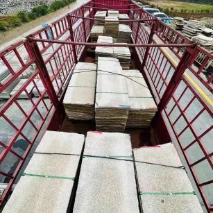 石家庄 黄金麻花岗岩荔枝面，光面毛板装车完成