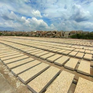 石家庄 黄金麻荔枝面花岗岩石材地铺石防护中