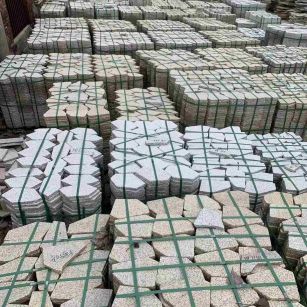 石家庄 黄金麻白麻花岗岩荔枝面地铺石(冰裂纹)