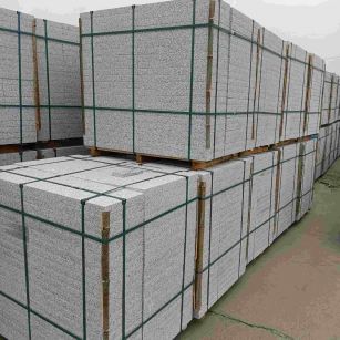 石家庄 白麻花岗岩石材荔枝面地铺石（300*600*50）