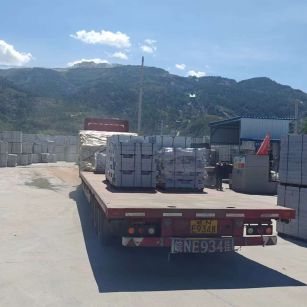 石家庄 芝麻白仿形路沿石，直形路沿石