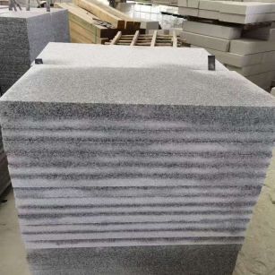 石家庄 芝麻白5公分火烧地铺成品，900*400，规格可定制