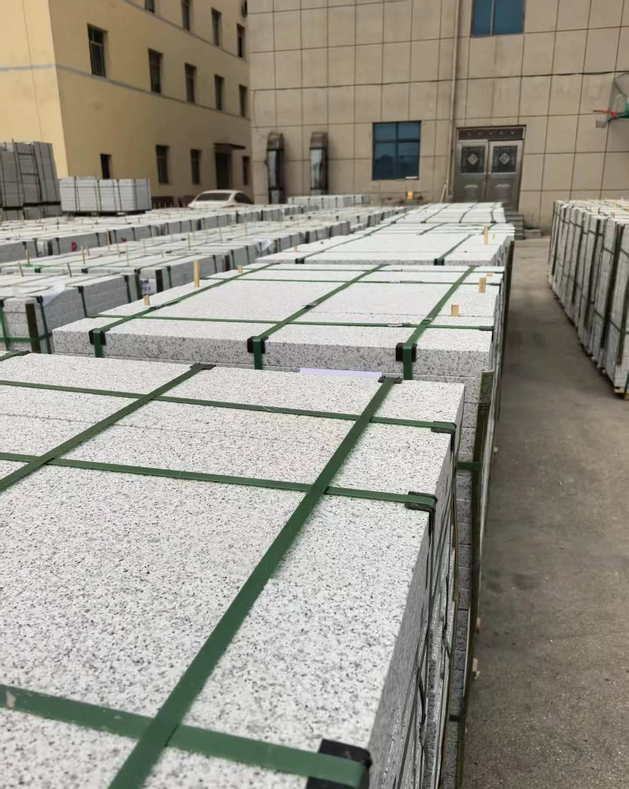 石家庄 白麻花岗岩5.0公分荔枝面地铺石