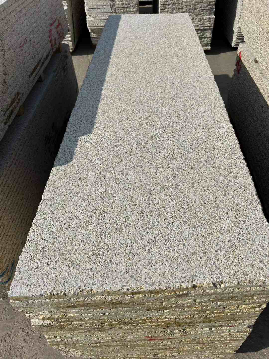 石家庄 黄金麻花岗岩荔枝面毛板，半成品