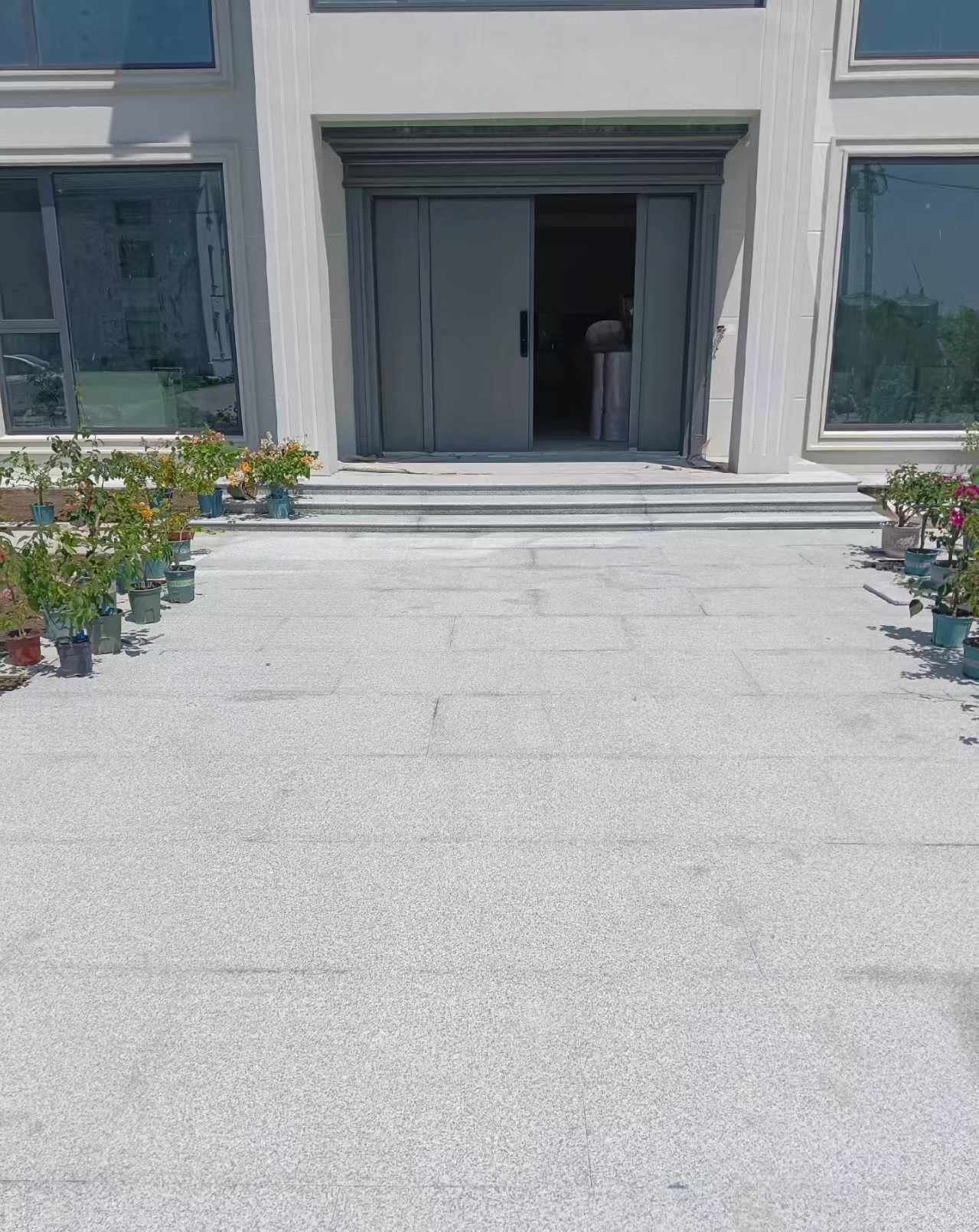 石家庄 芝麻白花岗岩地铺石地面铺装