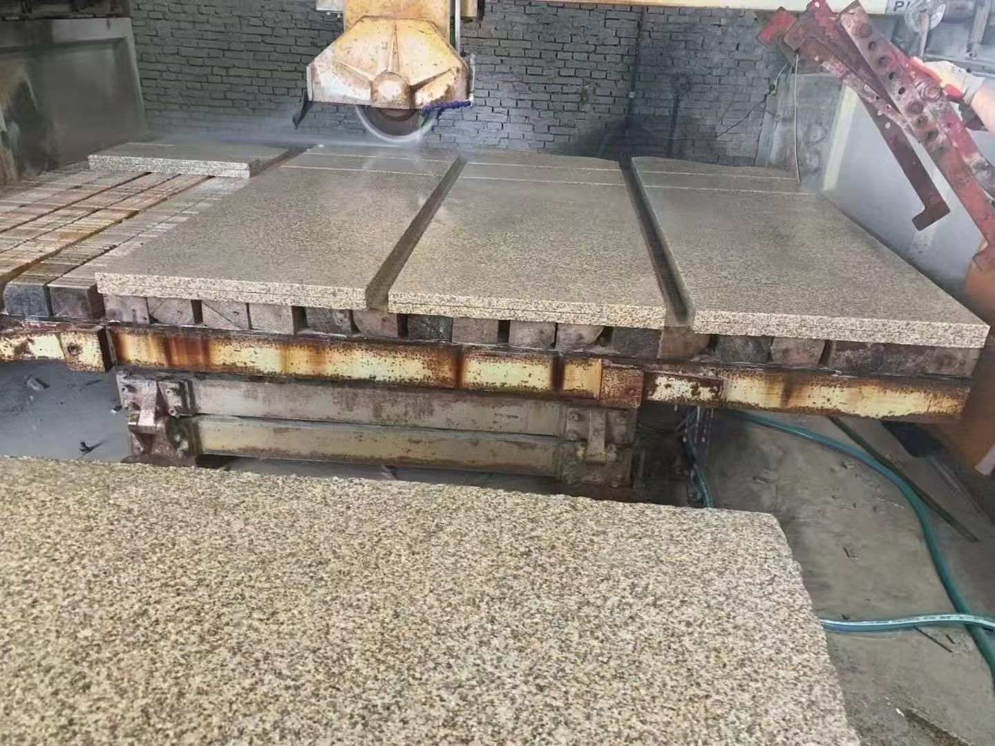 石家庄 黄金麻荔枝面成品板加工