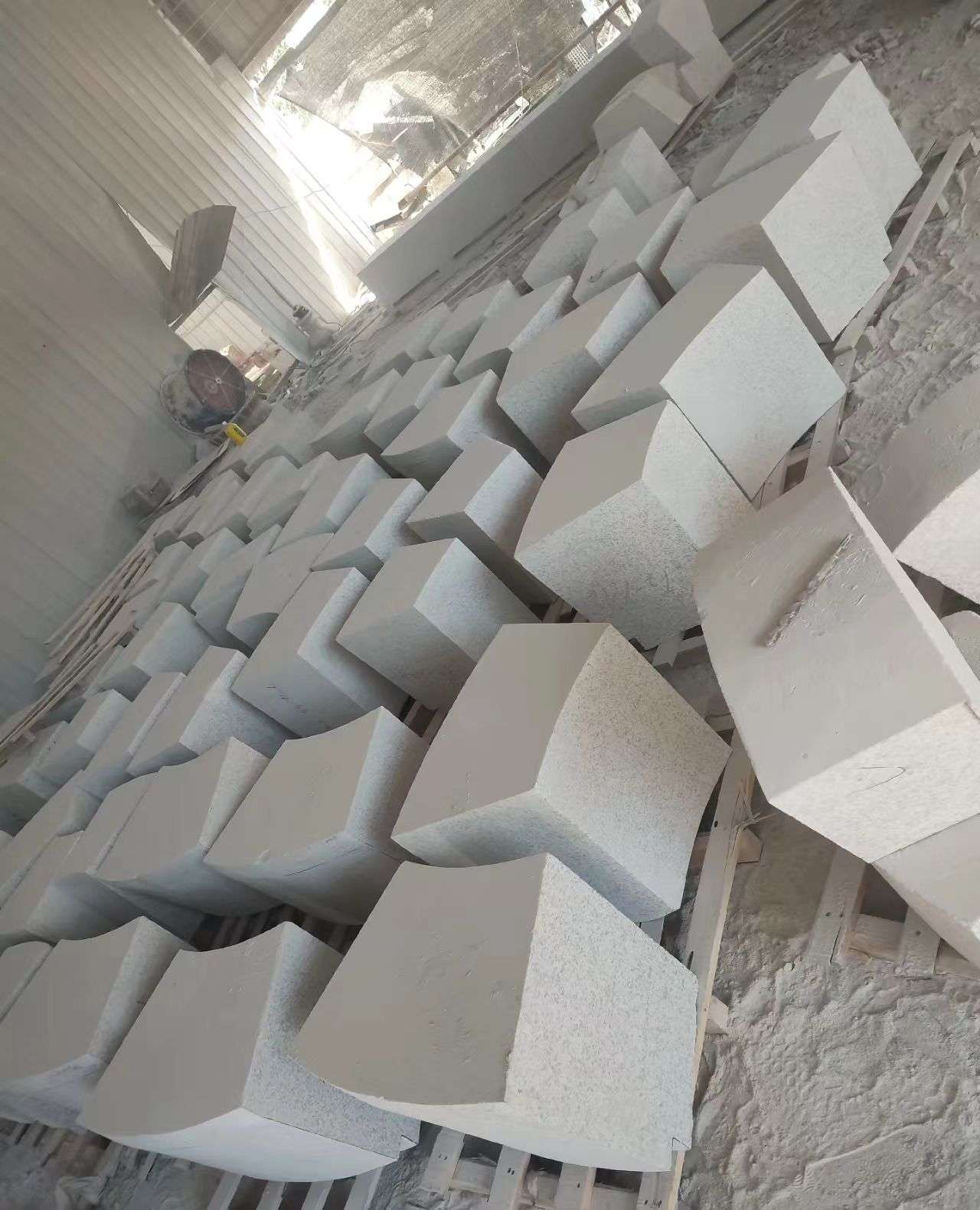 石家庄 白麻花岗岩异形坐凳