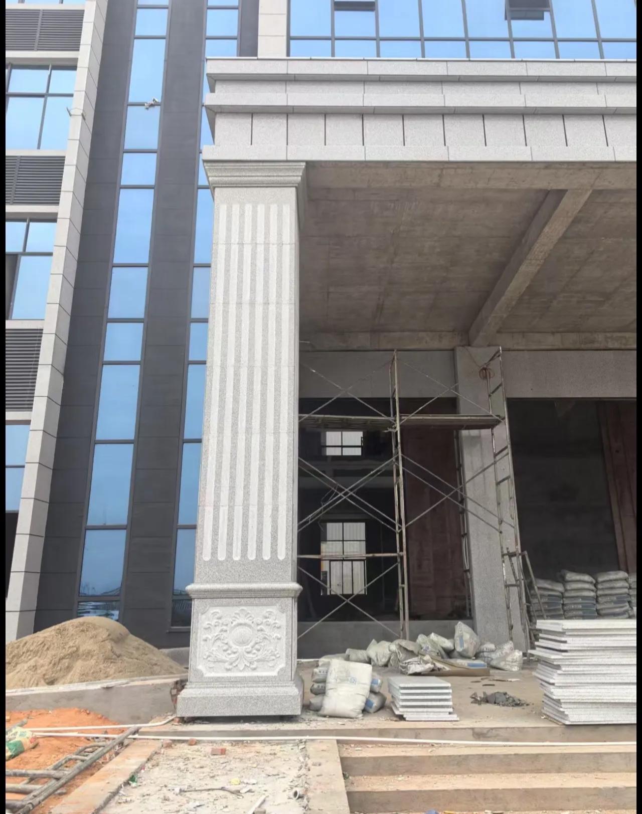 石家庄 芝麻白光面花岗岩门楼大柱（罗马柱）配雕花底座