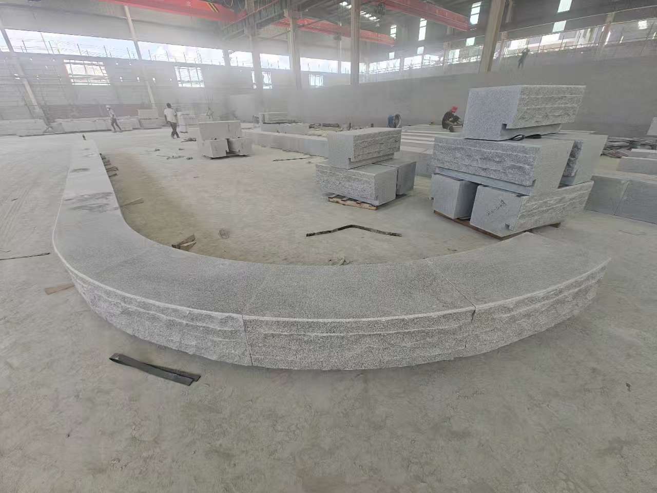 石家庄 芝麻白异形坐凳，自然面光面弧形加工