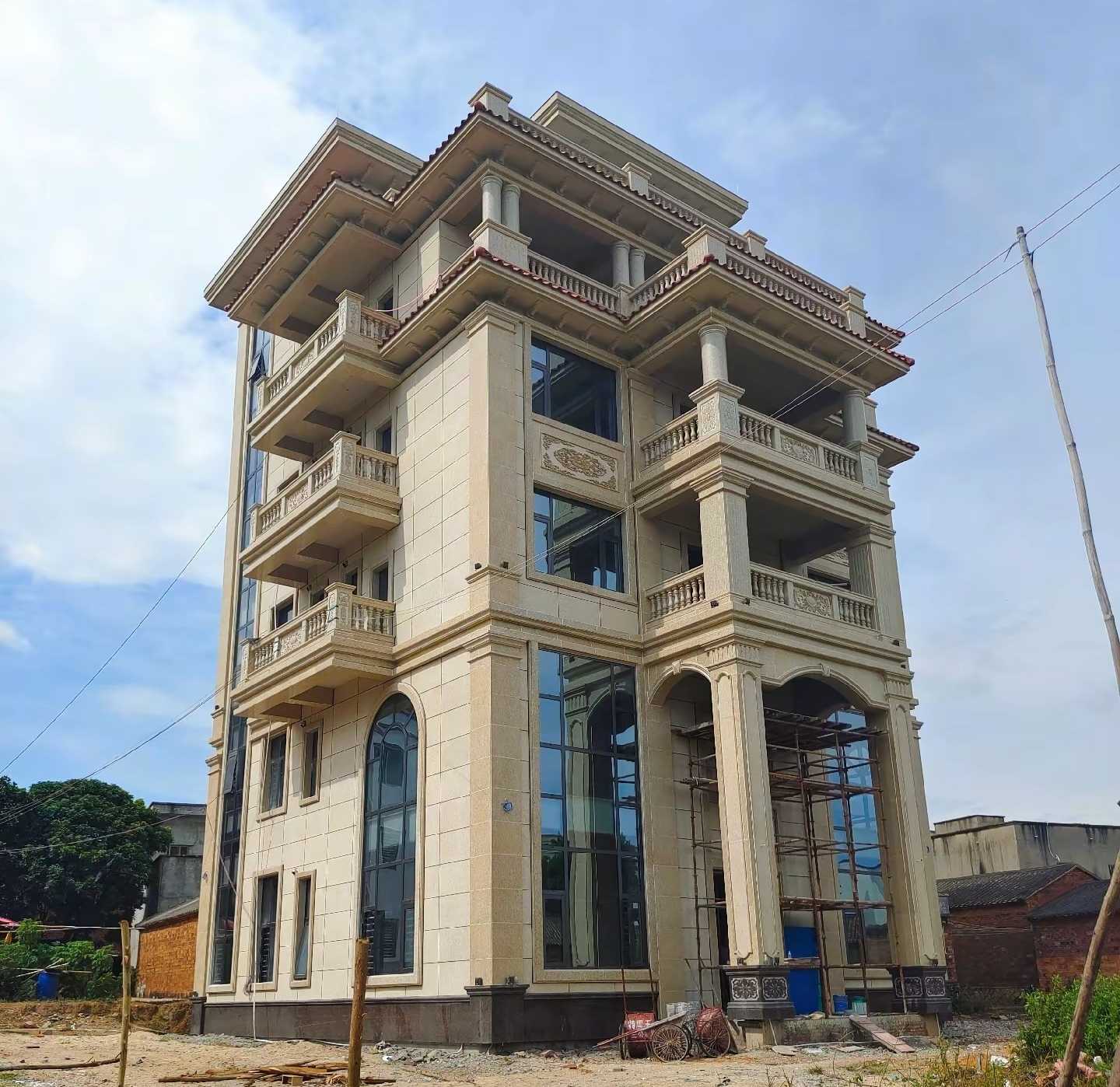 石家庄 黄金麻花岗岩石材别墅外墙干挂搭配（雕花栏杆花瓶柱门楼罗马柱）