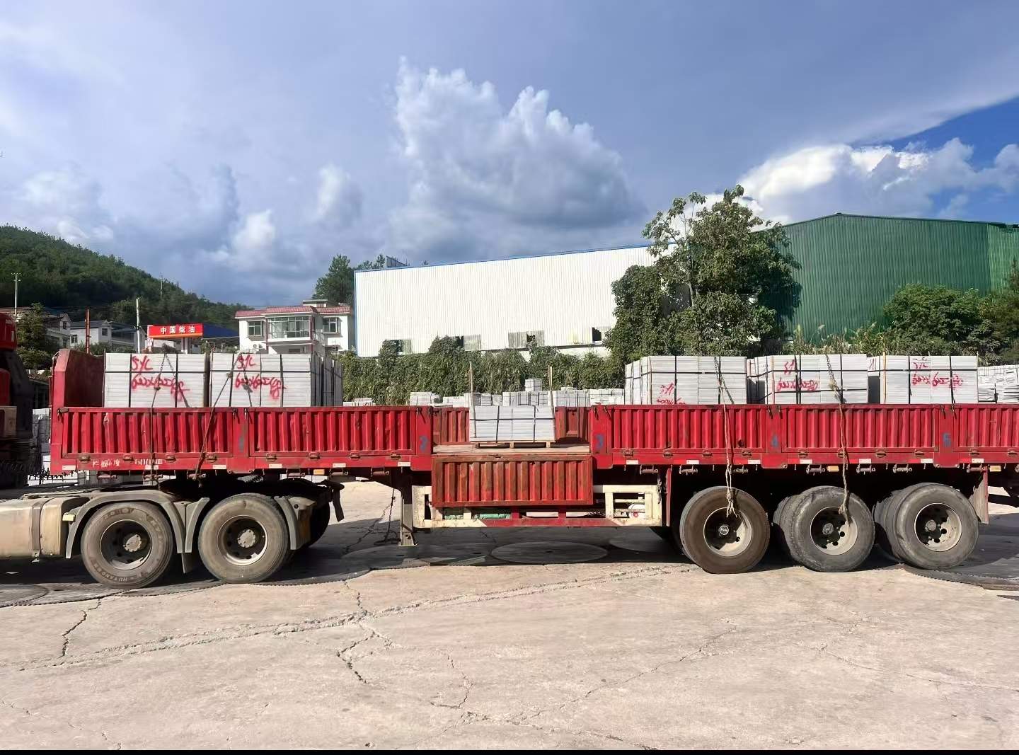 石家庄 芝麻灰花岗岩地铺石出货日常