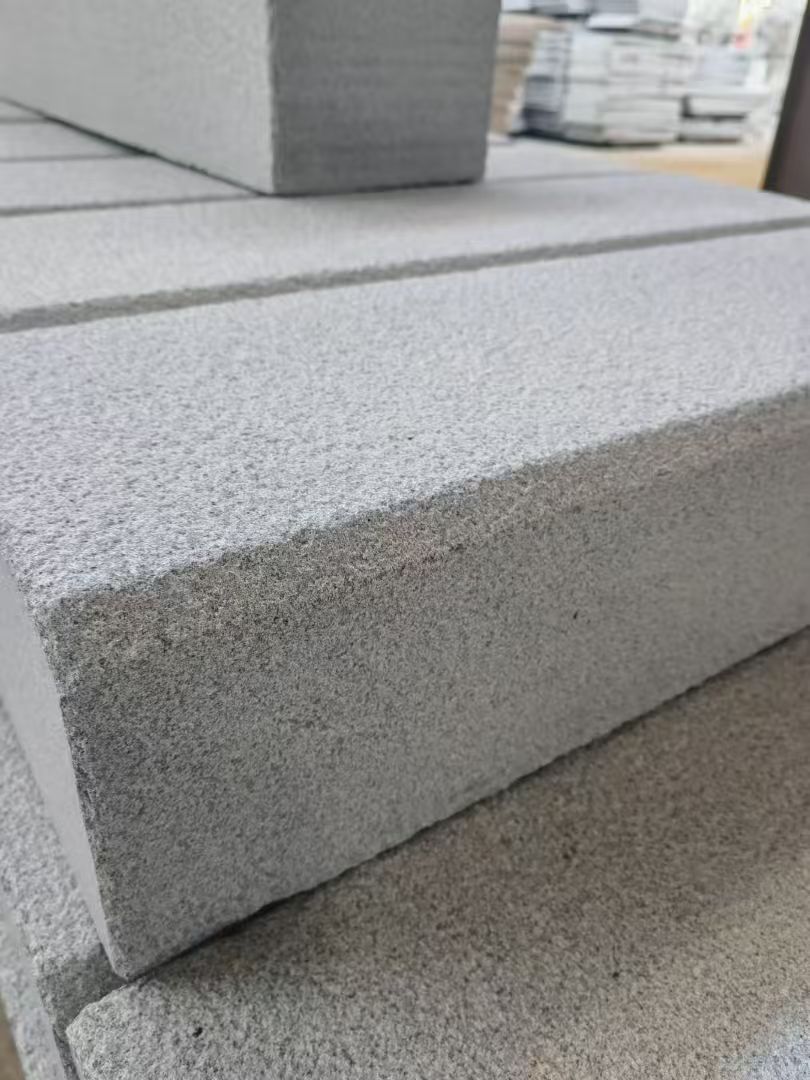 石家庄 芝麻灰荔枝面路沿石