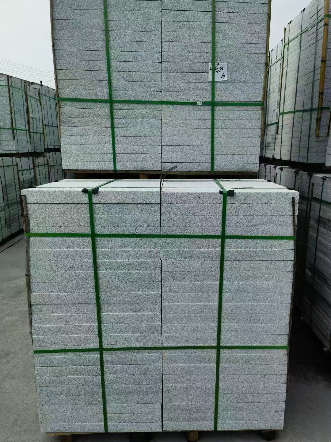 石家庄 芝麻白火烧，园林广场市政工程地铺石，1.8~5.0厚均有现货