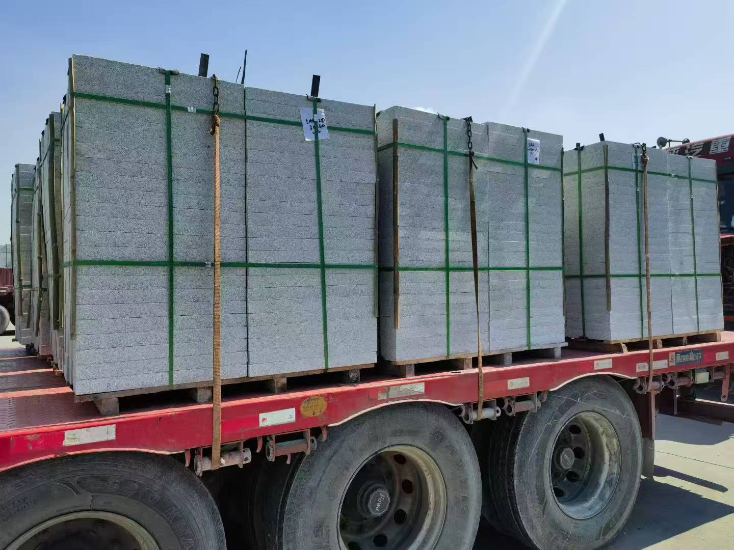 石家庄芝麻白花岗岩出货日常地铺石