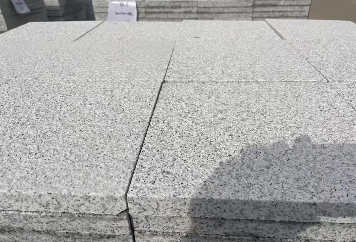 石家庄 白麻花岗岩石材推荐 荔枝面地铺石