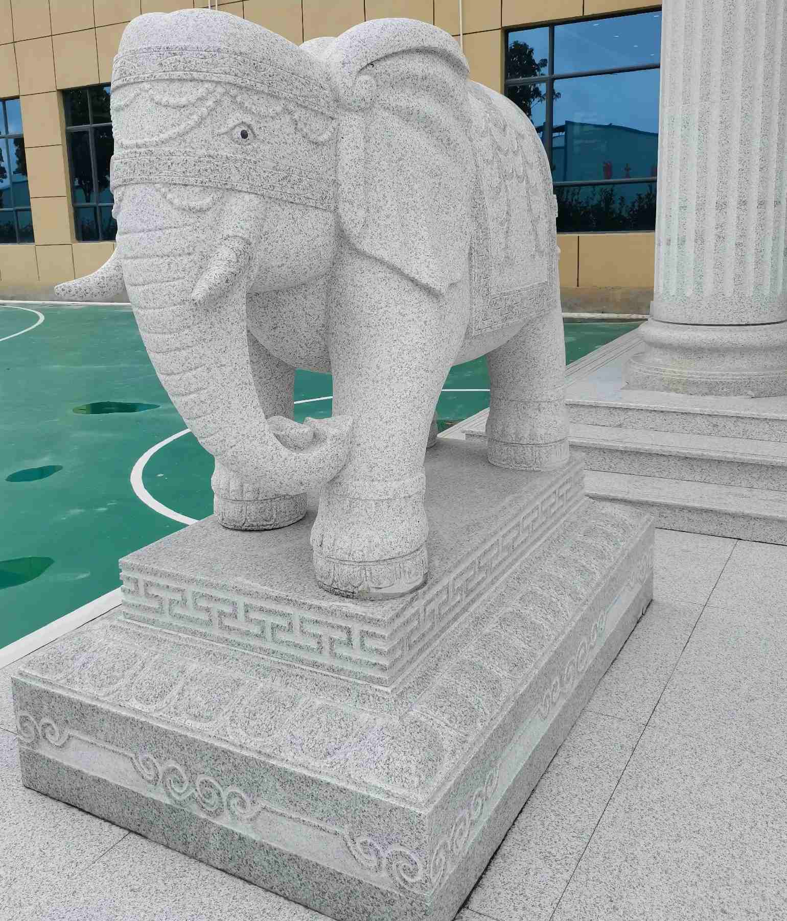 石家庄 白麻花岗岩动物异形石雕-大象