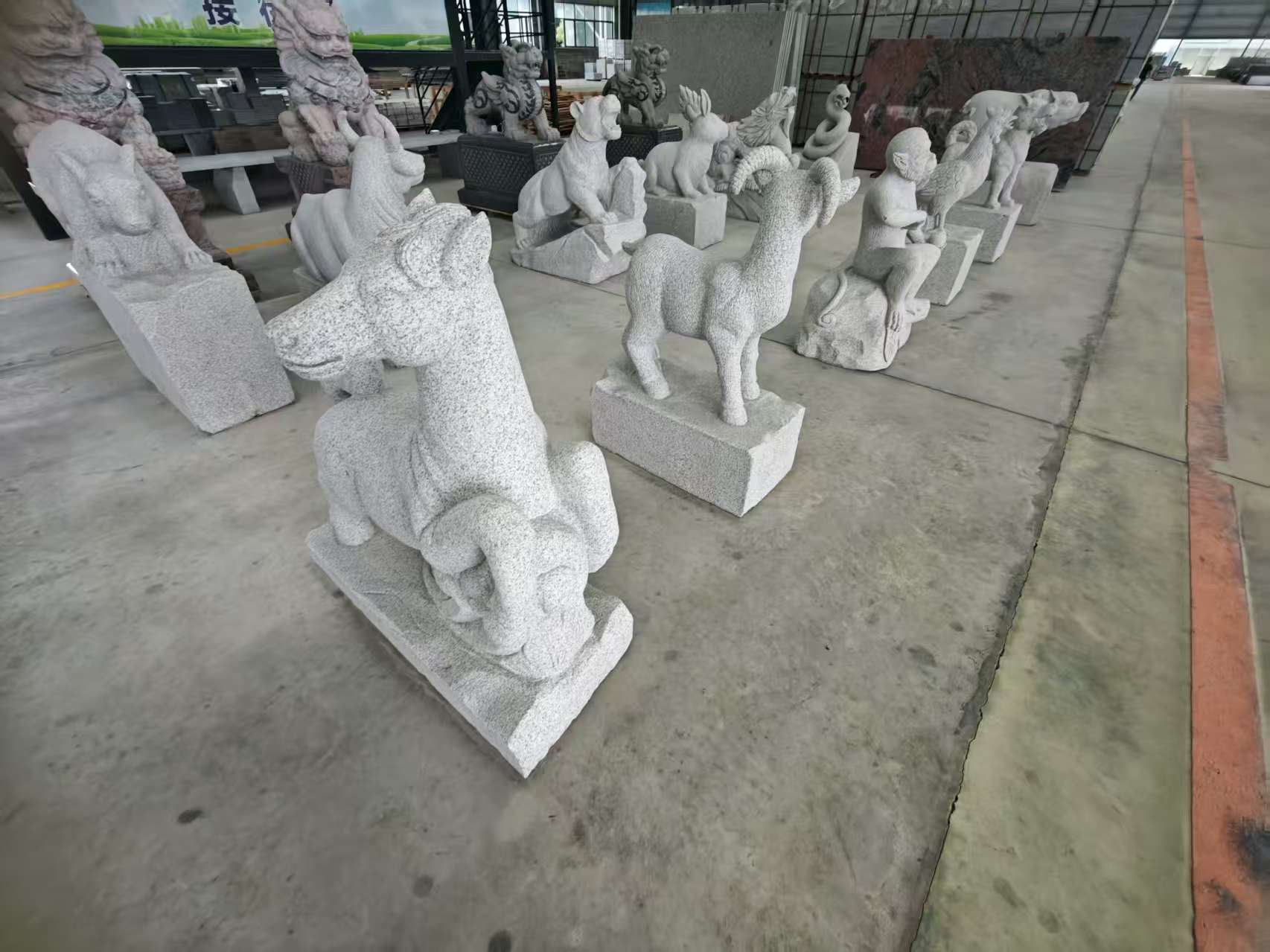 石家庄 芝麻白花岗岩造型立体雕刻——十二生肖